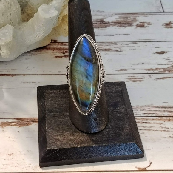 Labradorite Bali Silver Ring - Picture 1 of 4
